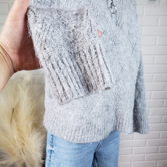 BKE Grey Quarter Zip Mock Neck Eyelash Sweater size Xtra Small - Picture 9 of 9
